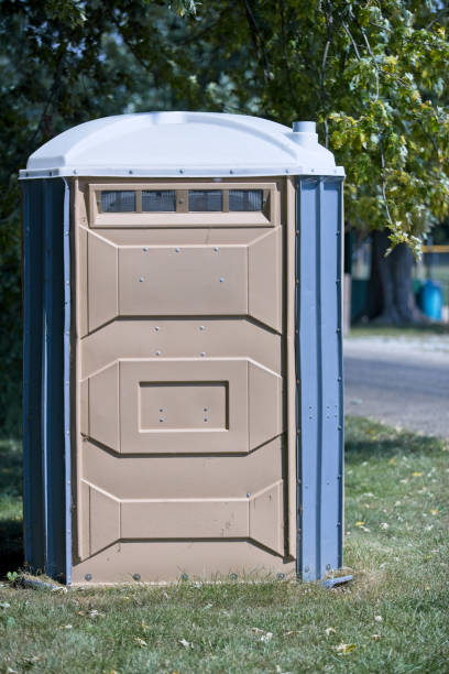 Portable bathroom rental in Lyons, KS